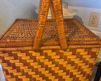 Woven Wicker Picnic Basket with Lid and Handle
