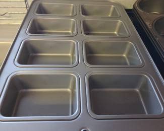 Wilton Perfect Results Non-Stick Mini Loaf Pan, 8-Cavity