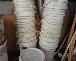 White 5-Gallon Plastic Buckets with Lids