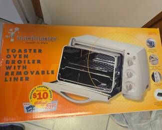 Toastmaster 357S Toaster Oven Broiler with Removable Liner