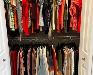 Woman’s clothes lg/x-lg