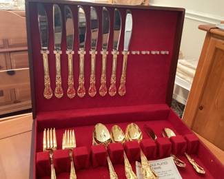 Home Concepts Golden Versailles Flatware