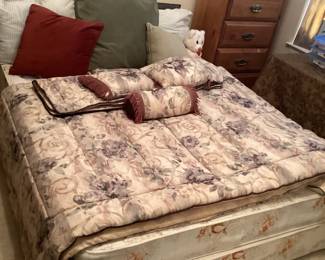 Full size mattress & box springs
