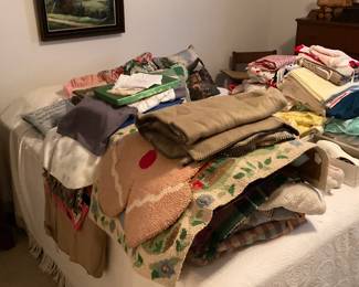 Throw Rugs, Blankets, Throw Pillows