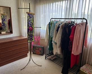 Small selection of excellent 1960s vintage women's clothing