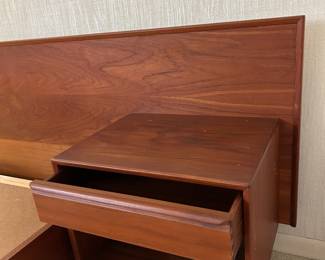 1960s MCM Low Profile Platform King Bed With Floating Nightstands: Nightstands Approximately: 1.75' W x 1.25' D 