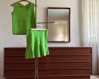 Small selection of excellent 1960s vintage women's clothing