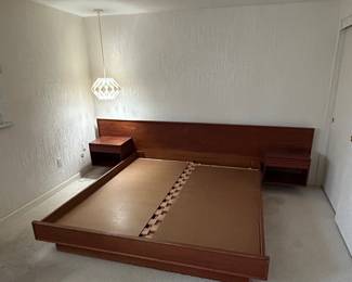 1960s MCM Low Profile Platform King Bed With Floating Nightstands: Size is Approximately: 10.25' W x 7.25' D x 2.75' H