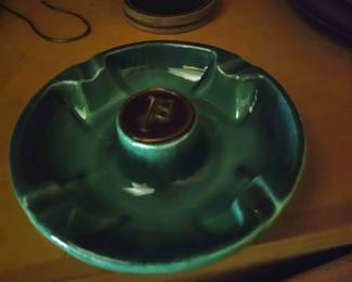 retro ash tray