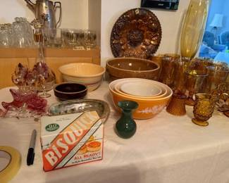 Bisquick recipe tin w/ recipes. PYREX. McCoy promotion bowl. Ford. Mercury. 