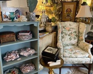 Chinoiserie Chair & bookshelf 