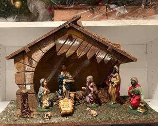 vintage Nativity set w/ creche