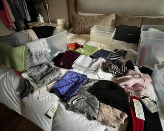 Scarves, wraps, gloves 