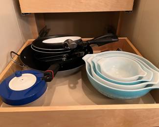 vintage blue pyrex bowls