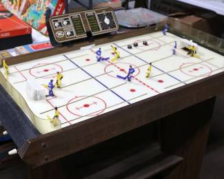 Munro Mechanical Hockey Game
