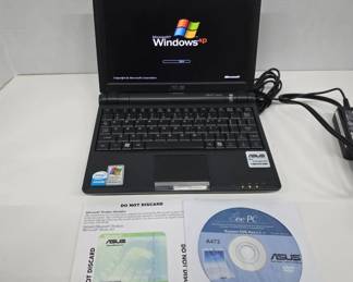 Asus Eee PC 900 with Charger and Accessories