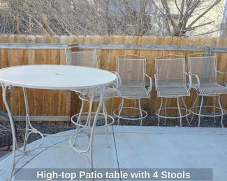 Hightop Patio table with Stools