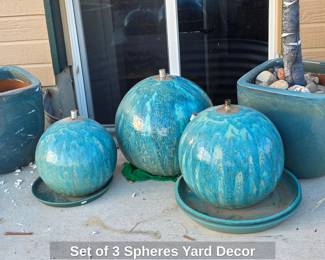 Set of Spheres Yard Decor