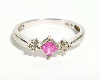 10k White Gold & Pink Sapphire Ladies Ring