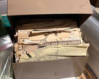 Vintage recipe box with recipes 