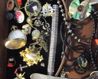 Tons of jewelry - jewelry case