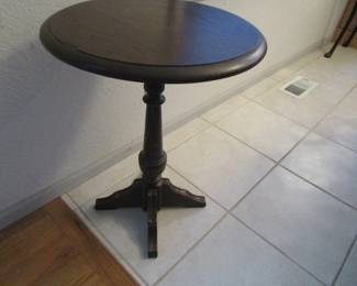 Ethan Allen small table
