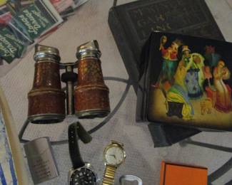 Antique binoculars, Russian box