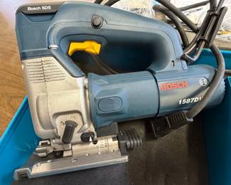 BOSCH JIG SAW WITH METAL CASE