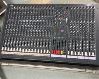 SOUNDCRAFT SPIRIT LX7 MIXING CONSOLE WITH CASE