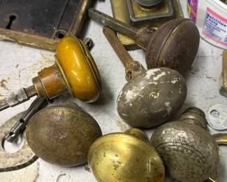 ANTIQUE & VINTAGE DOOR HARDWARE KNOBS LOCKS HINGES