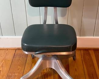 VINTAGE INDUSTRIAL SWIVEL OFFICE CHAIR