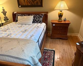 Queen Sleigh bed with mattress