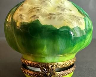 Cauliflower Limoges France Peint Main Trinket Box