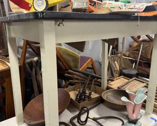 primitive table