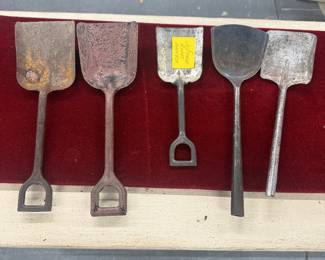 ash shovels