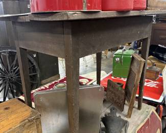 primitive table