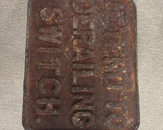 Railroad switch plate