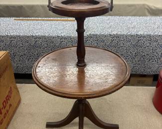 MCM smoking stand