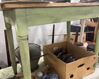 primitive table
