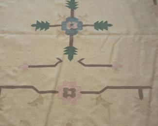 Flower Pattern Area Rug 108 x 96