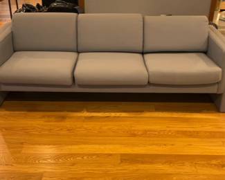 Modern Three-Seater Upholstered Sofa in Light Gray 86 x 32 x 24