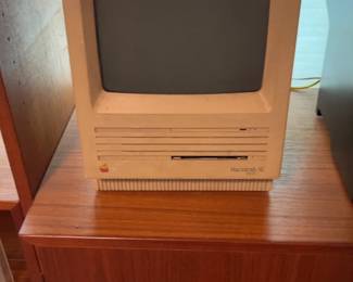 Apple Macintosh SE FDHD Vintage Desktop Computer