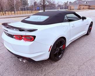 2023 Chevy Camaro LT1 Convertible 21,600 miles