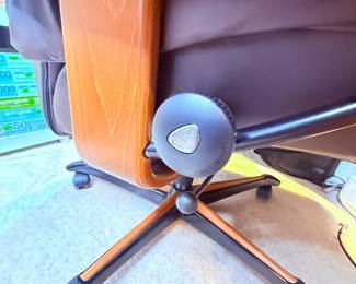 Stressless leather office chair