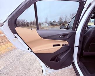 2022 Chevrolet Equinox Premier AWD – Only 1,800 Miles