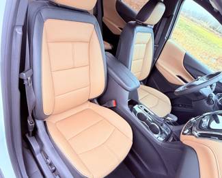 2022 Chevrolet Equinox Premier AWD – Only 1,800 Miles