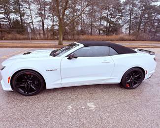 2023 Chevy Camaro LT1 Convertible 21,600 miles