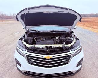 2022 Chevrolet Equinox Premier AWD – Only 1,800 Miles