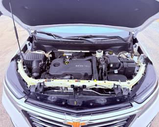 2022 Chevrolet Equinox Premier AWD – Only 1,800 Miles