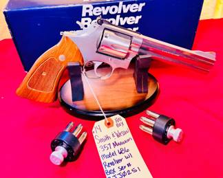 Smith & Wesson Model 686 .357 Magnum revolver with box